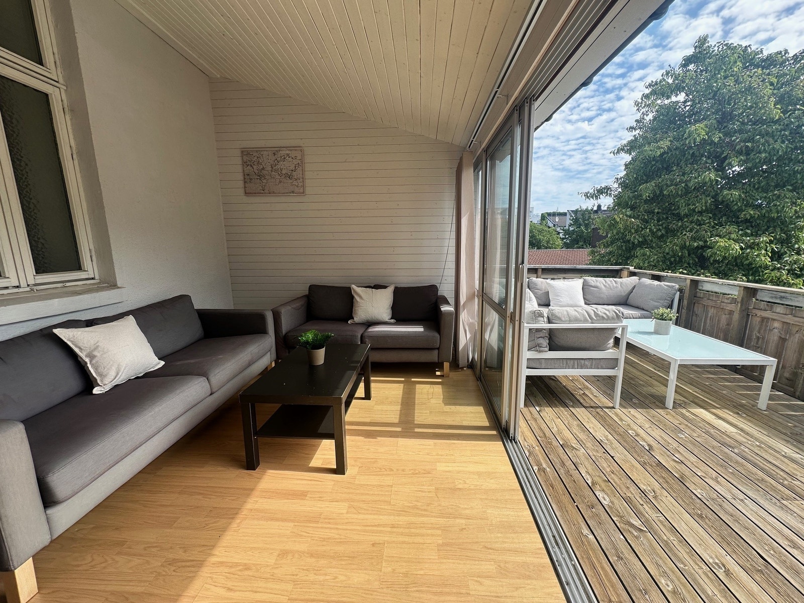 Utestue med skyvedører ut til terrasse Galleribilde