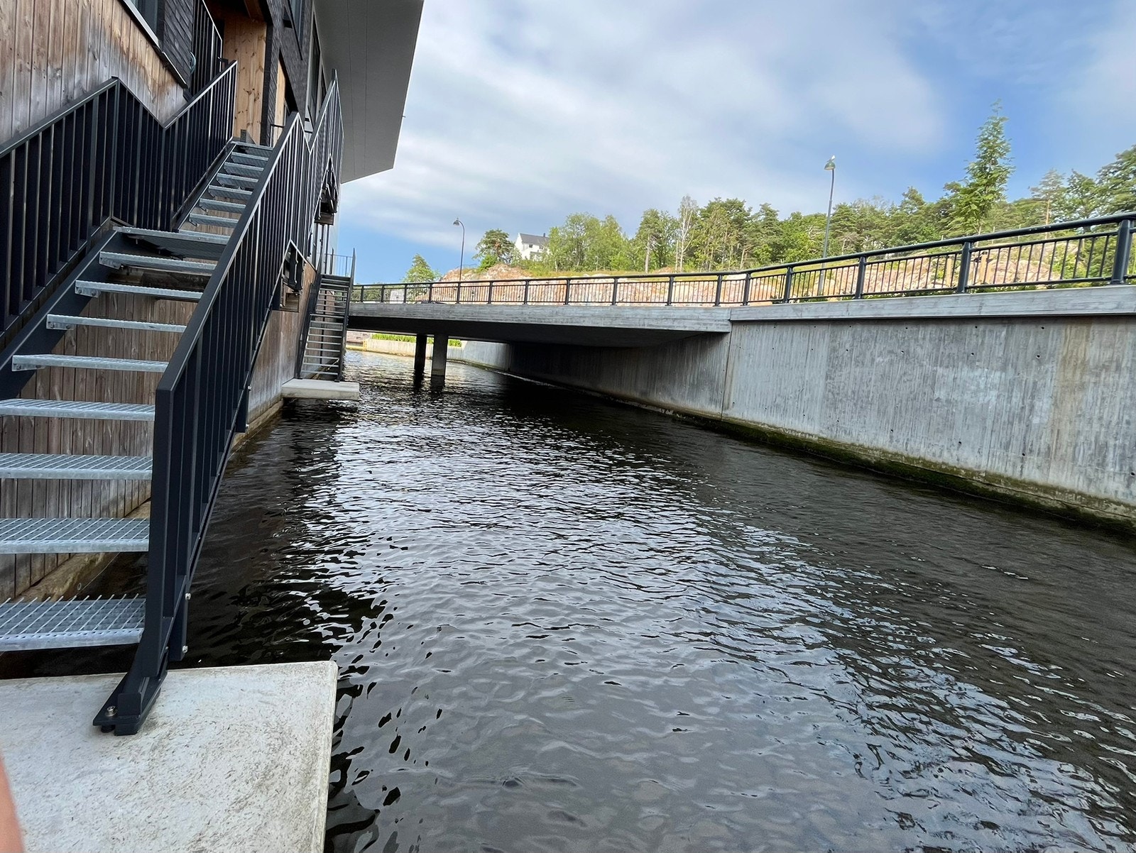 Kanalen sett fra bryggen Galleribilde
