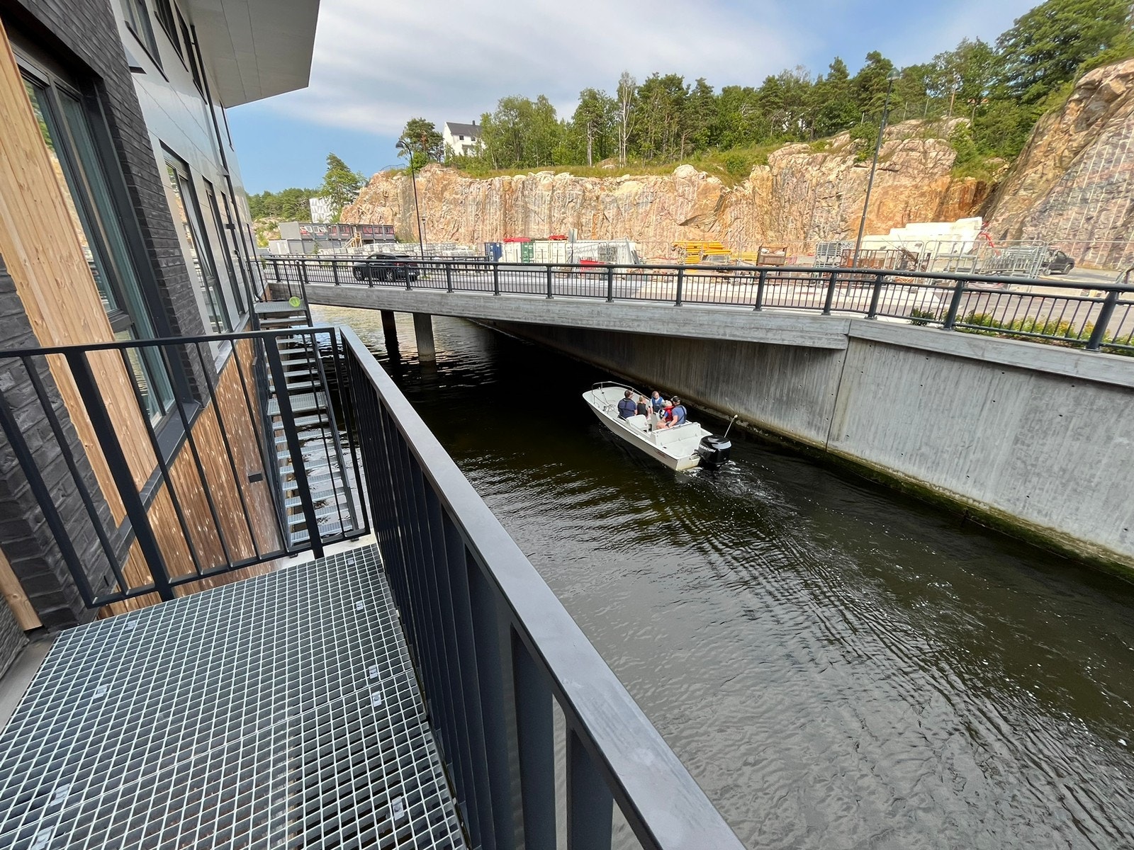 Kanalen sett fra terrassen Galleribilde