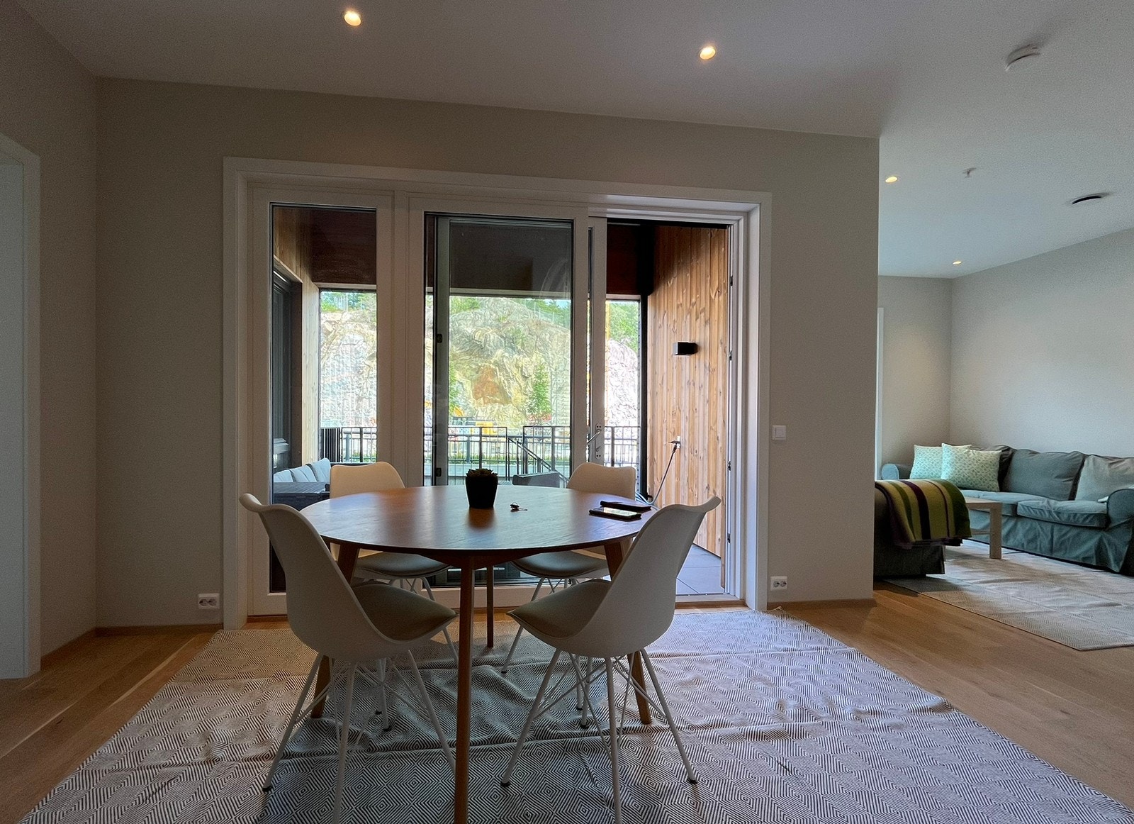 Kjøkken/stue med spiseplass Galleribilde