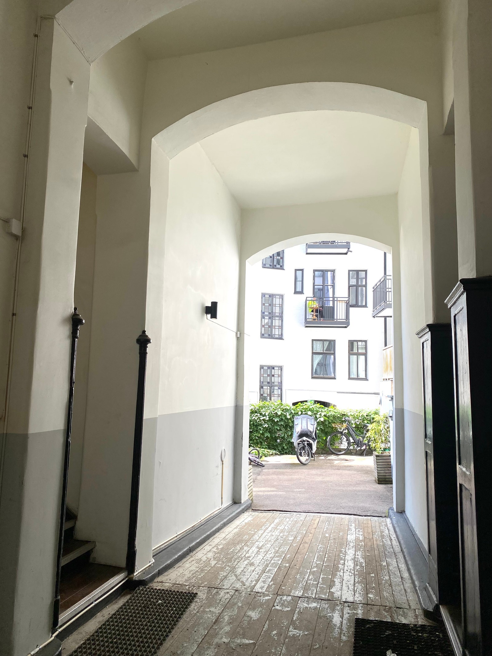 Inngangspartiet og bakgård Galleribilde