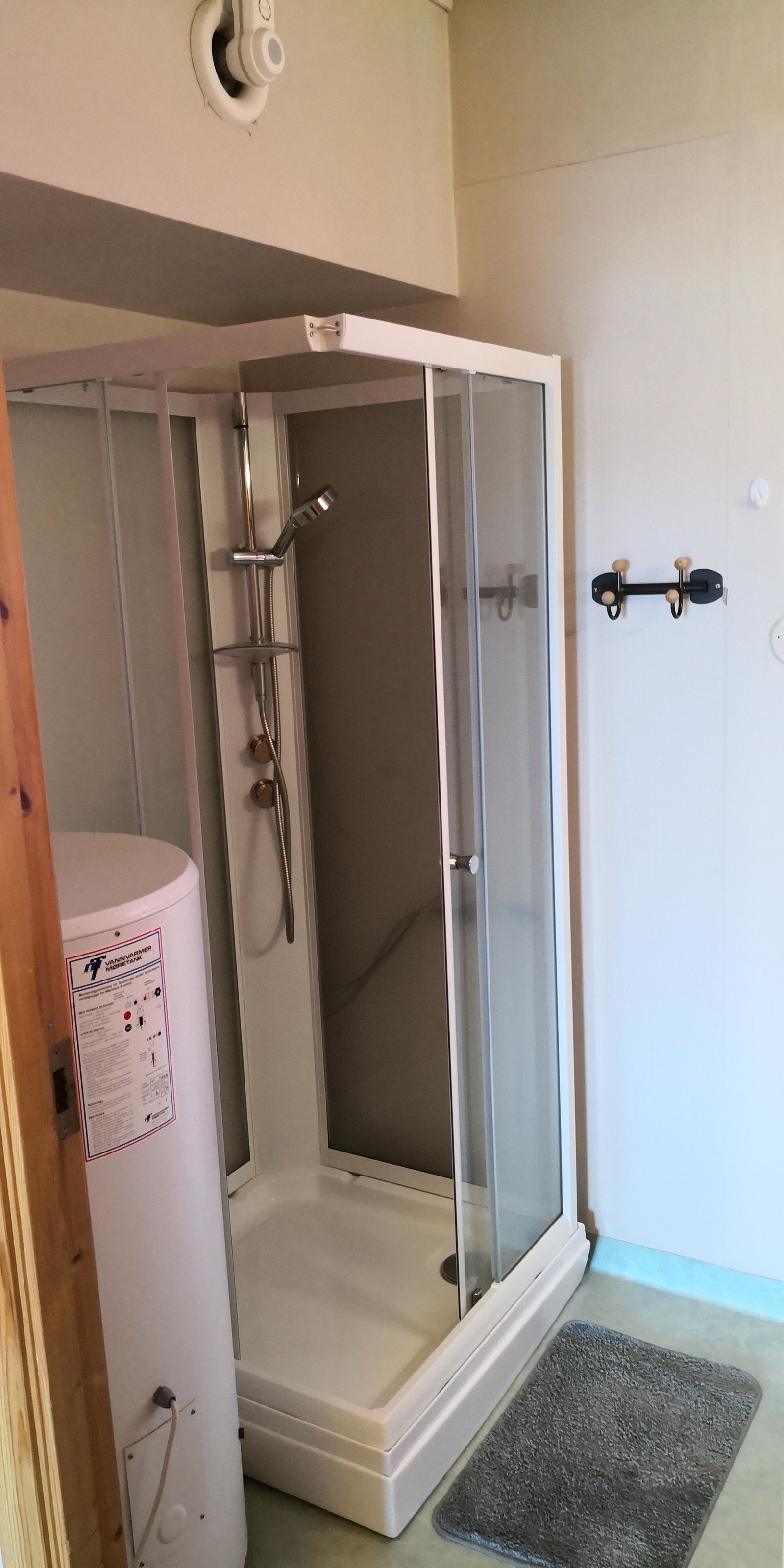 Felles bad med dusj Galleribilde