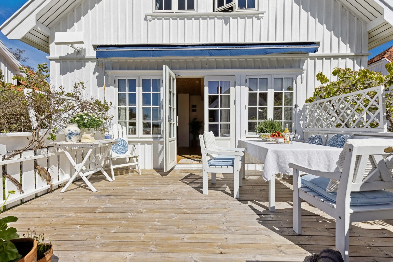 Sydvestvendt beliggenhet med meget gode solforhold gjennom hele dagen og utover kvelden Galleribilde