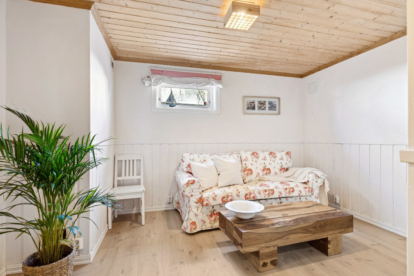 Hyggelig kjellerstue (ikke godkjent til varig opphold) Galleribilde