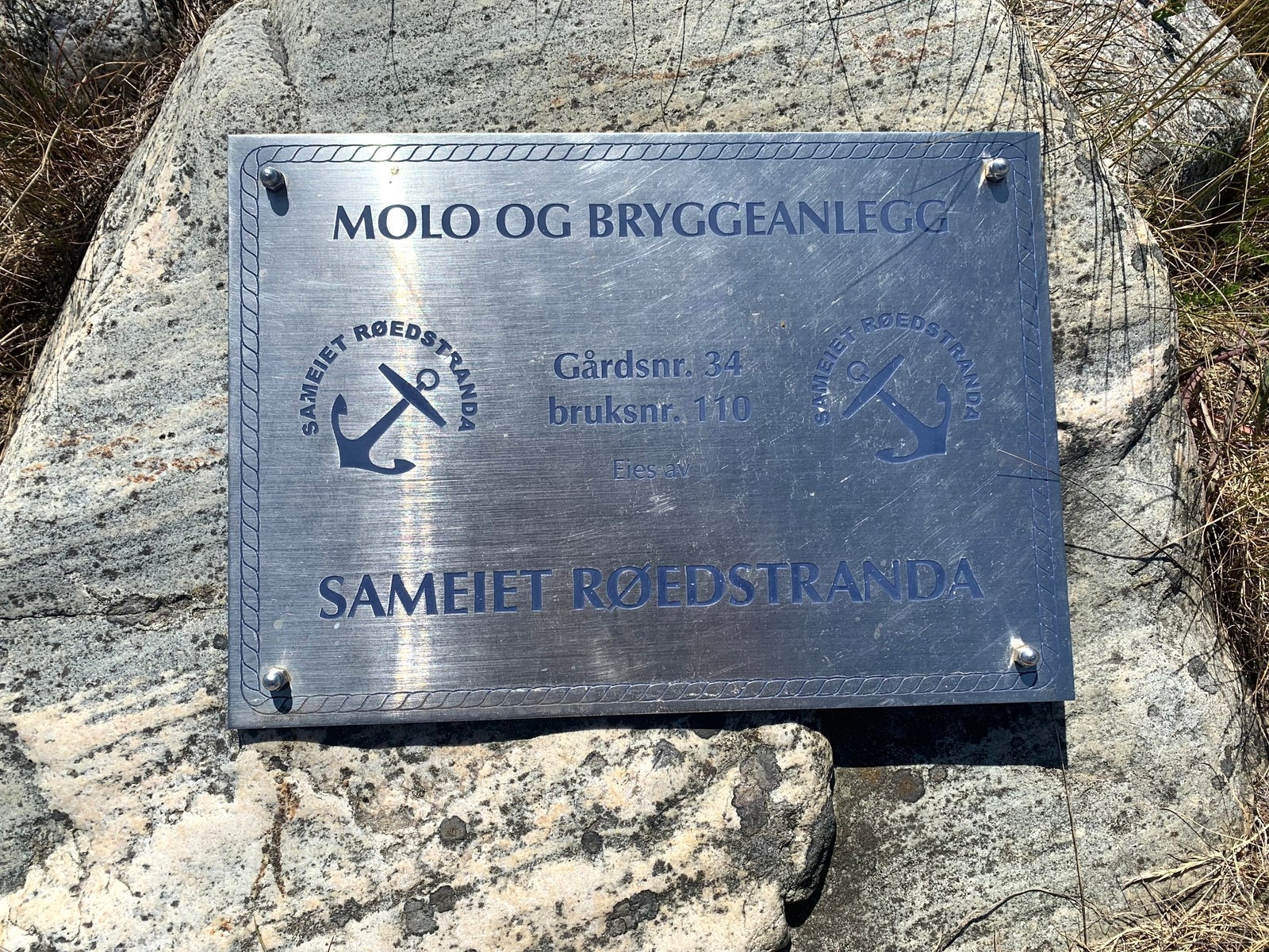 Et hyggelig og forseggjort nabolag med godt bomiljø Galleribilde