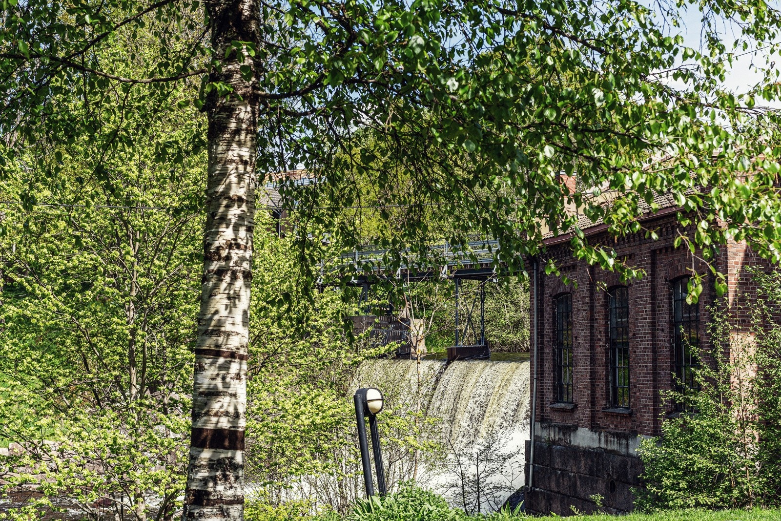 Fra leiligheten er det turstier- og turmuligheter i idylliske og frodige naturomgivelser. Galleribilde