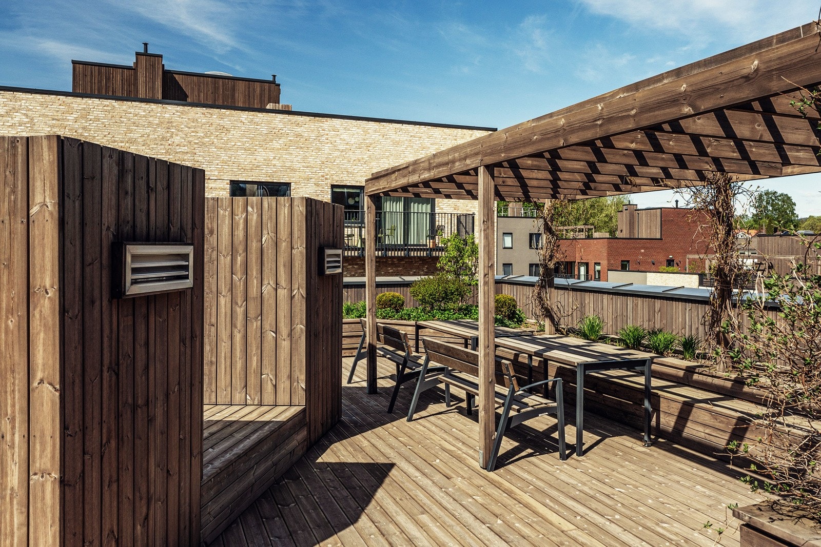 Gode muligheter for sosiale sammenkomster en varm sommerkveld. Galleribilde