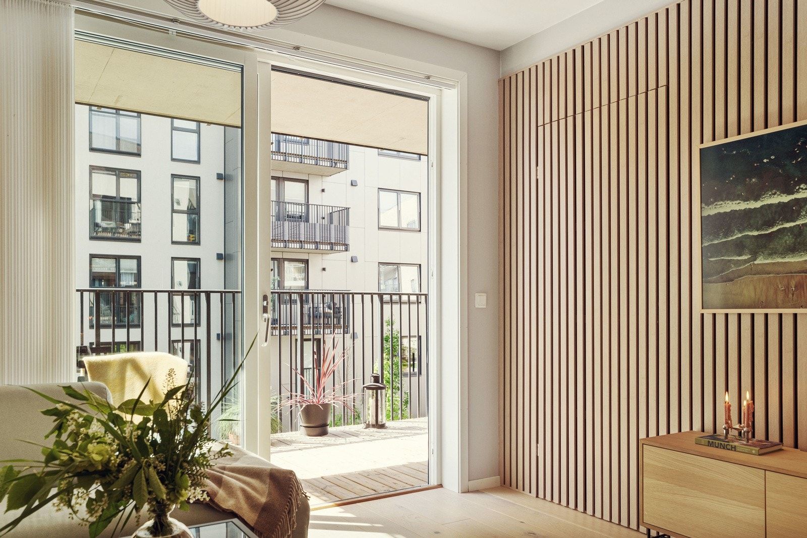 For større stueområde kan lettveggen eventuelt fjernes, så nåværende soverom blir integrert i stuen. Galleribilde