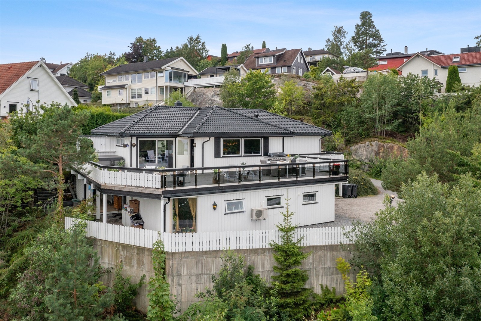 Innholdsrik enebolig i attraktivt og barnevennlig boområde Galleribilde