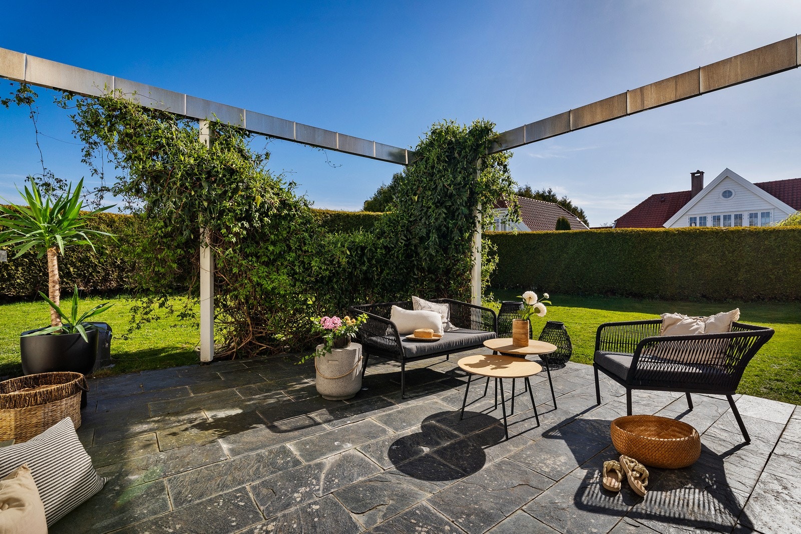 Nydelige solforhold her også, med fliselagt dekke Galleribilde