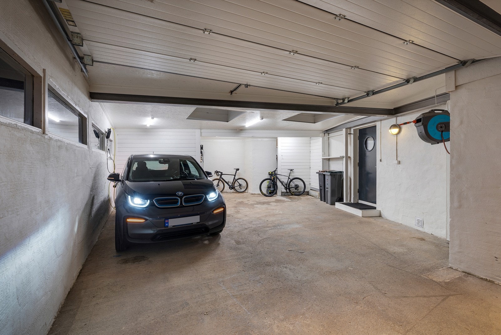 Her er det plass til 2 biler Galleribilde