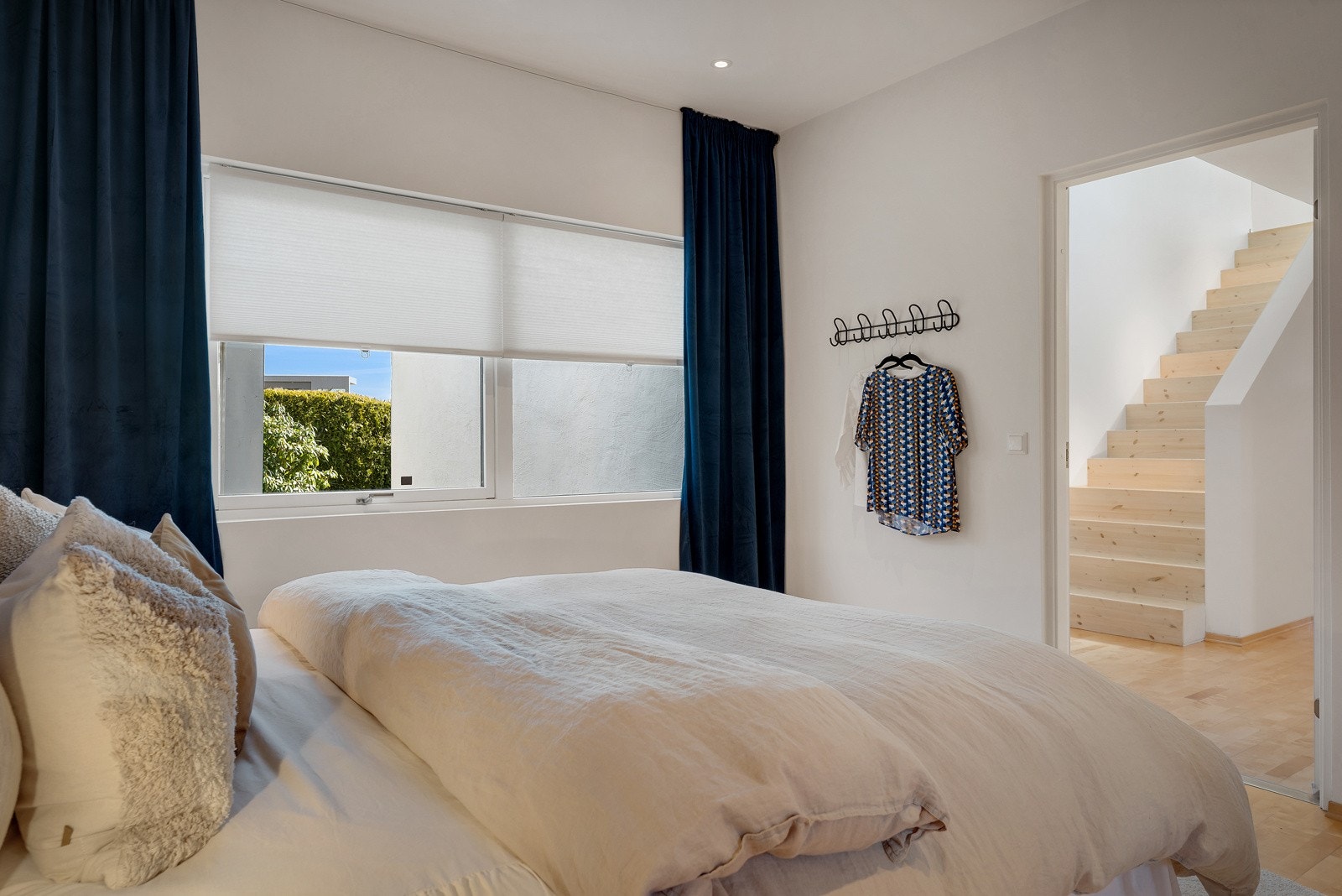 Så tar vi trappeturen ned igjen til hovedetasjen Galleribilde