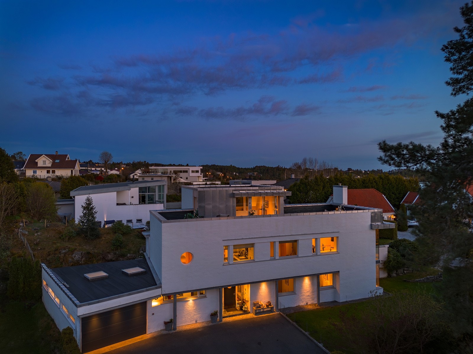 Fin beliggenhet på Hjellestad Galleribilde