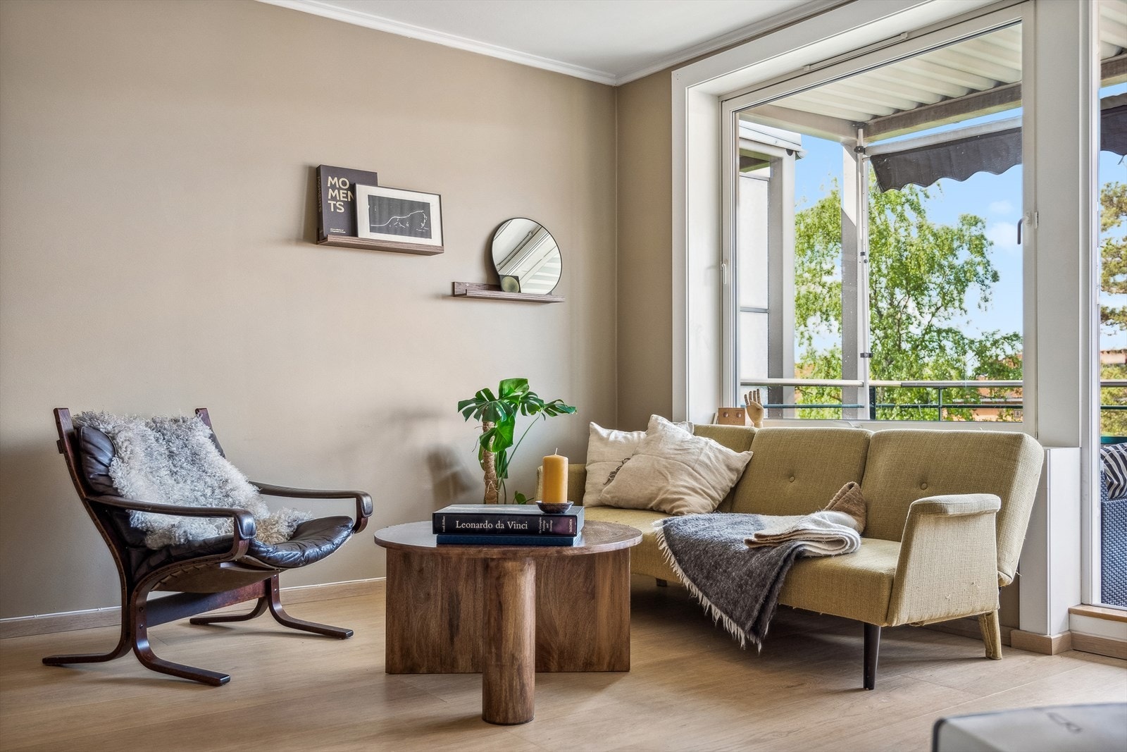 En moderne 3-R toppleilighet med vestvendt balkong og kjøkken fra 2023. Galleribilde