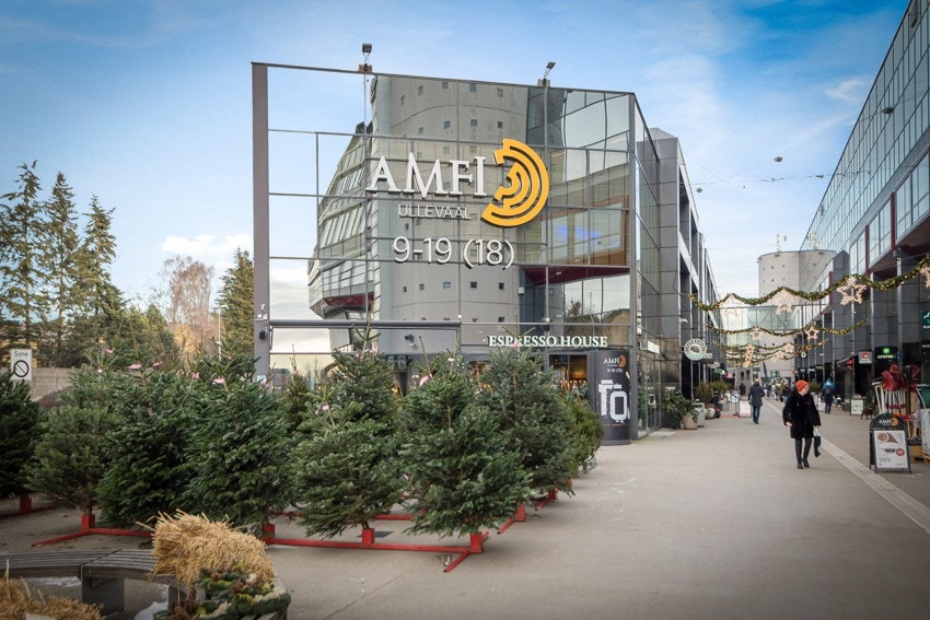 Nærmeste handlesenter er Ullevål Stadion med et bredt utvalg av forretninger og servicetilbud. Galleribilde