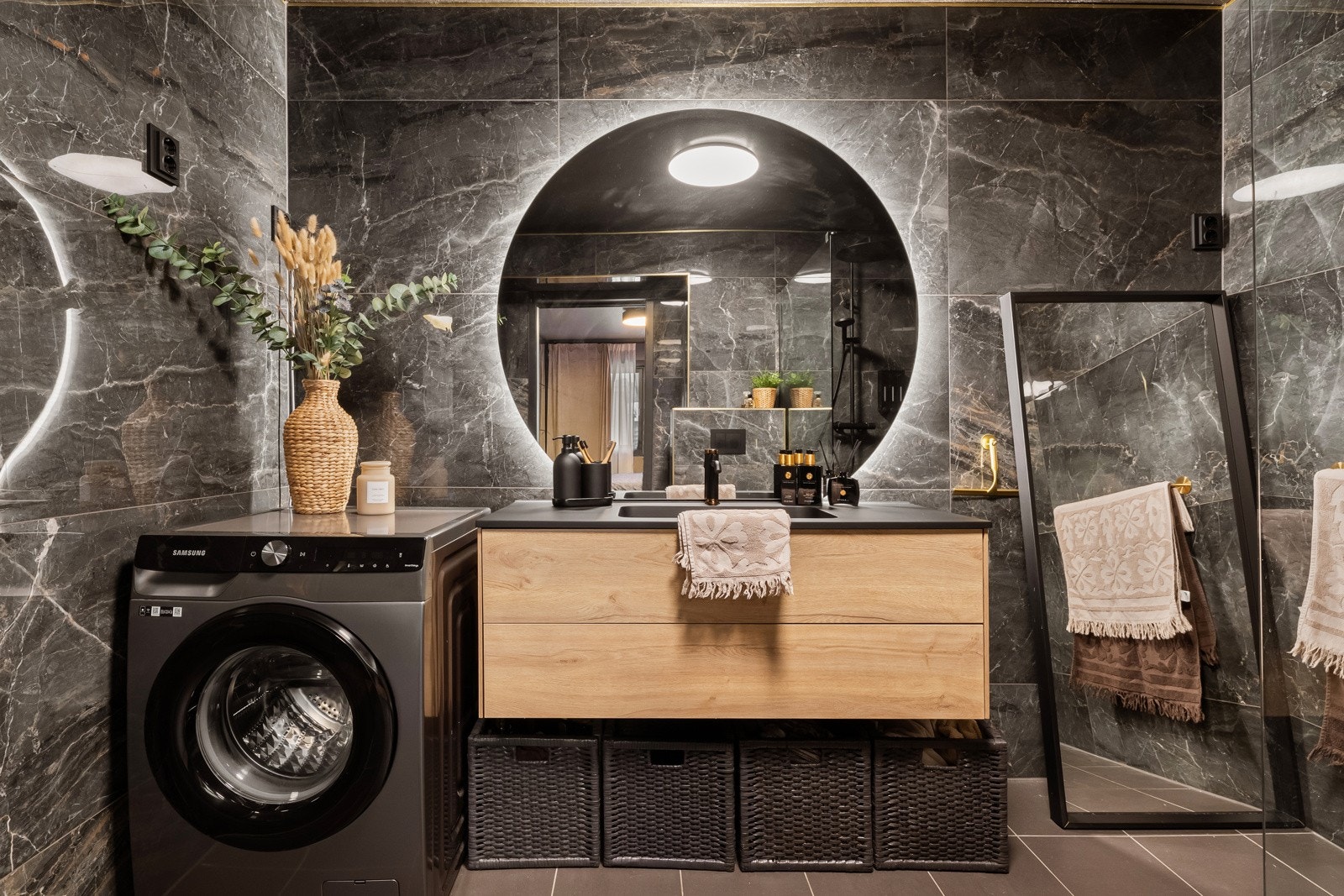 Badet ble pusset opp i 2023, og innbyr til egentid og velvære med sin eksklusive, italienske stil og dempede atmosfære. Galleribilde