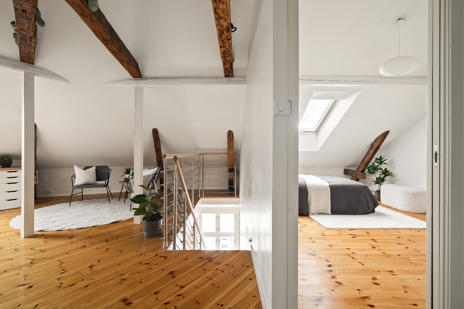 Leiligheten har en åpen og luftig planløsning. Galleribilde