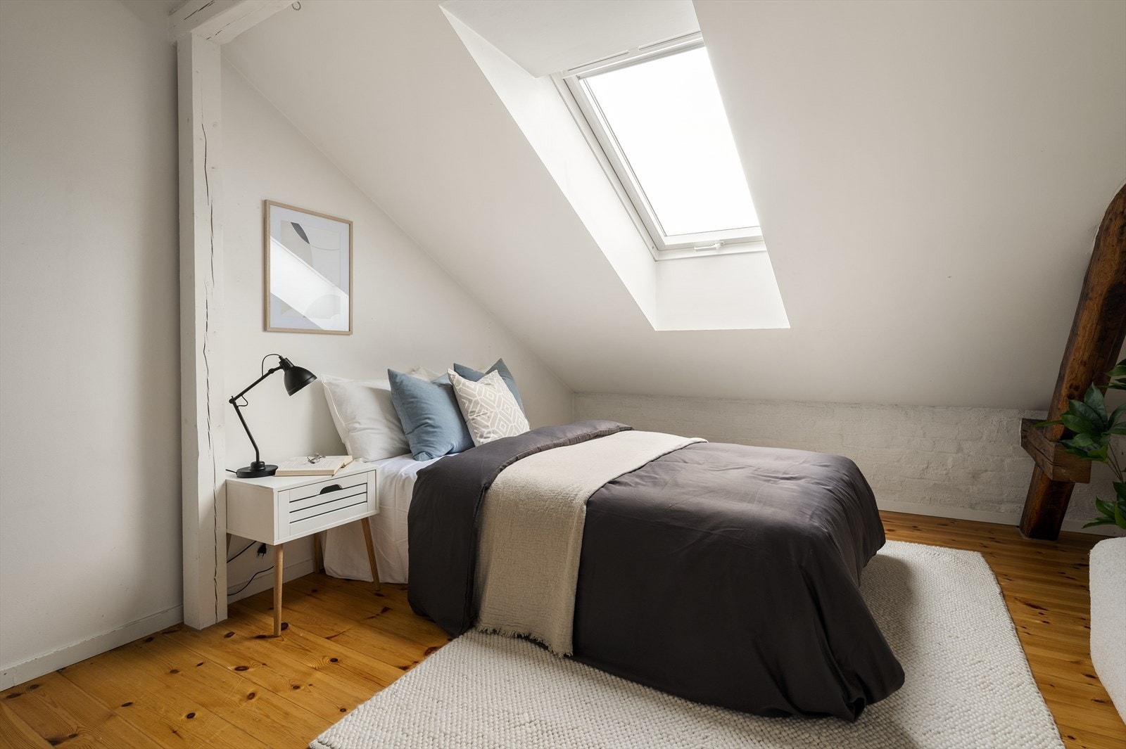 I motsatt ende av loftsetasjen finner man soverom III. Galleribilde