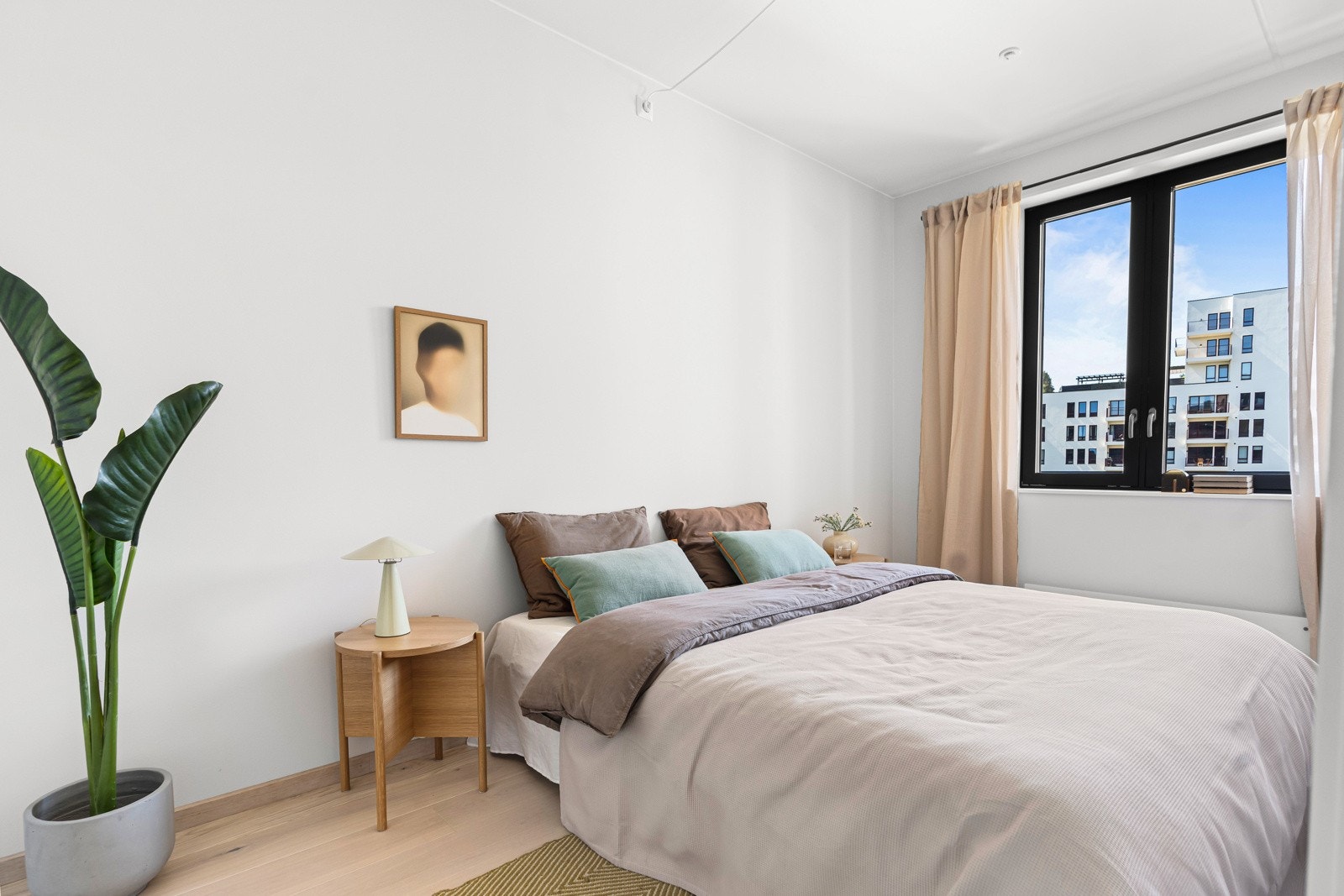 Fra stuen er det direkte adkomst til soverommet. Galleribilde