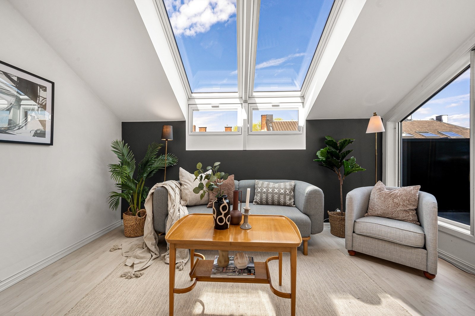 Flott stuedel med flere møbleringsmuligheter. Galleribilde