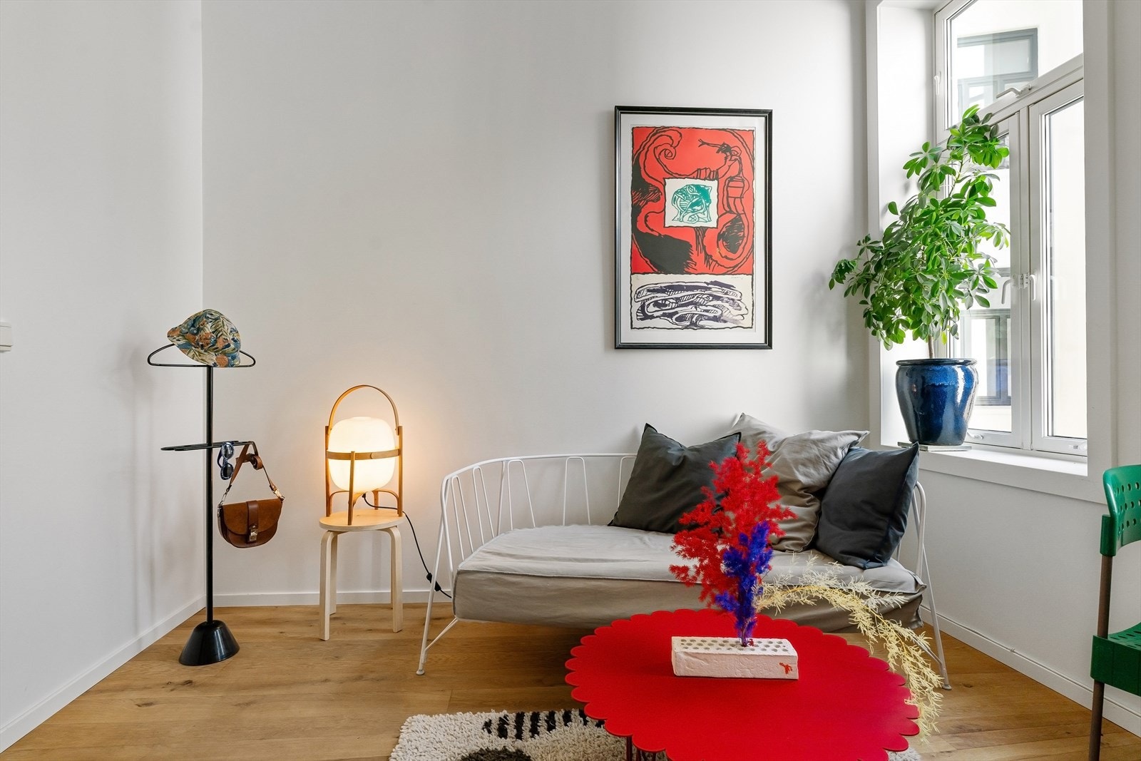 I stuen er det god plass til sofagruppe, sofabord og tv-møblement Galleribilde