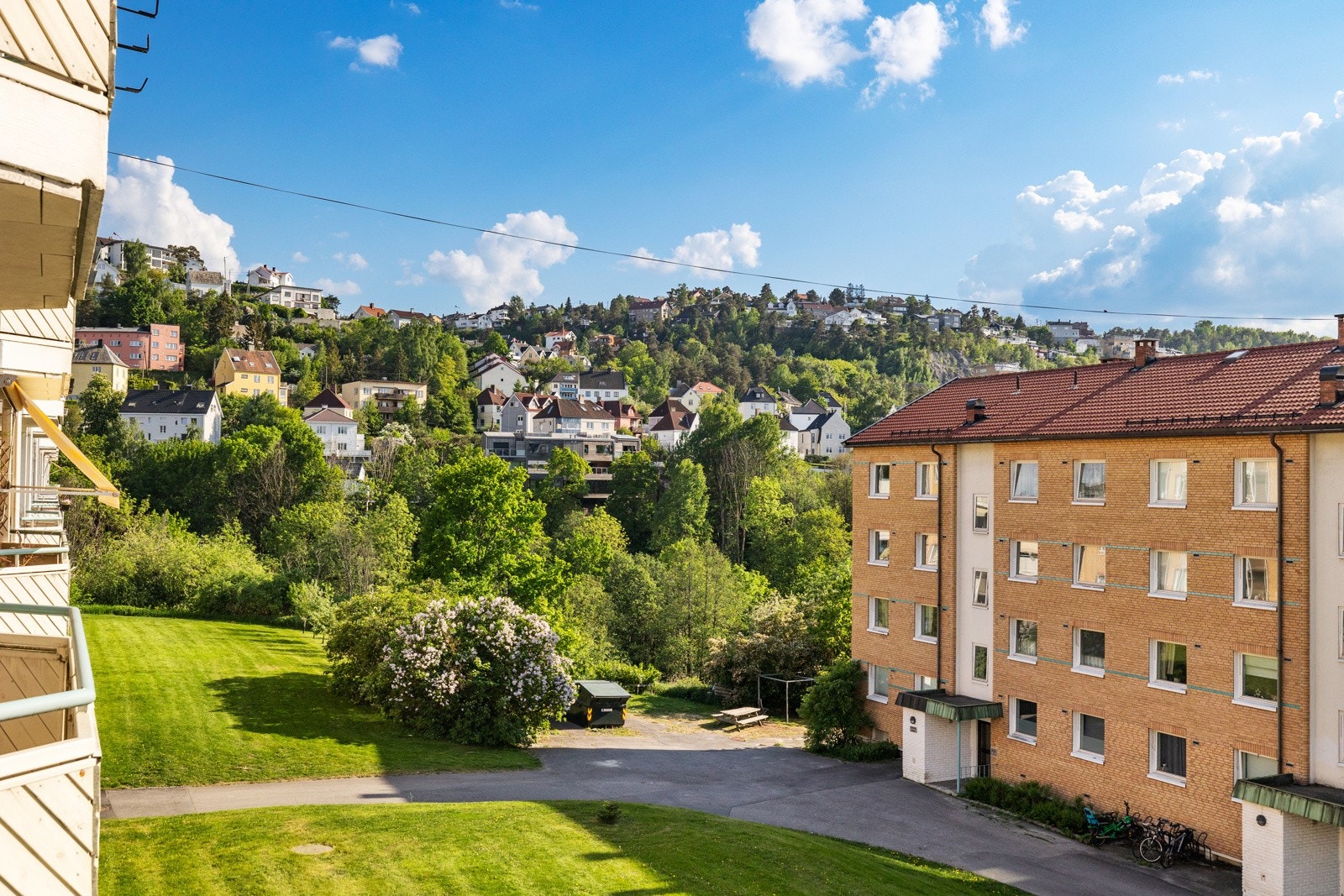 Her bor du tilbaketrukket i rolige og grønne omgivelser! Galleribilde