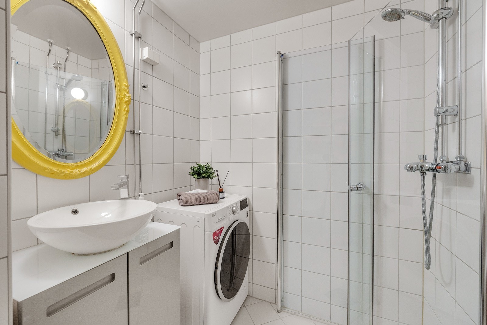 Badet har opplegg for vaskemaskin. Galleribilde