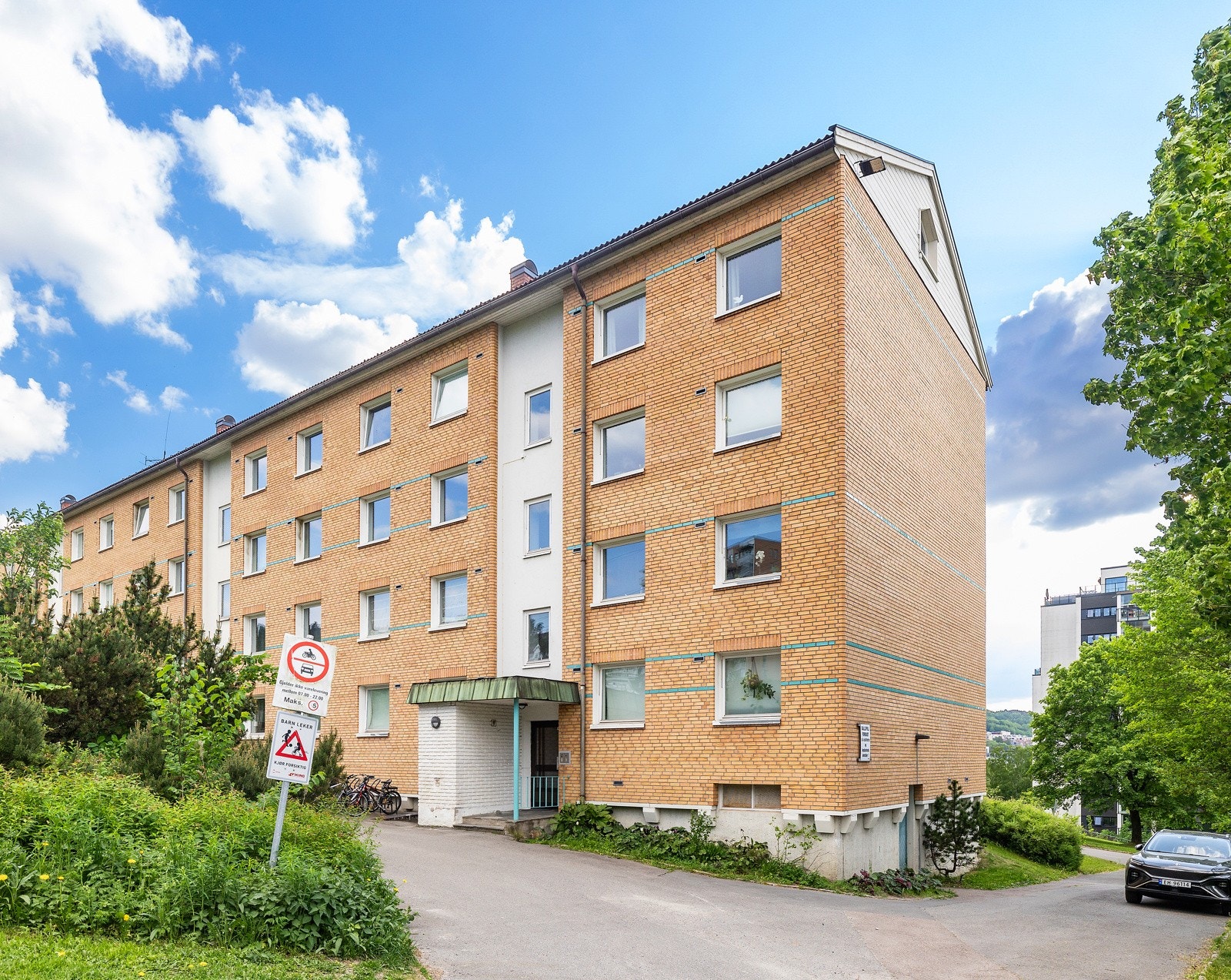 Fasade - Leiligheten ligger i byggets 3. etasje. Galleribilde