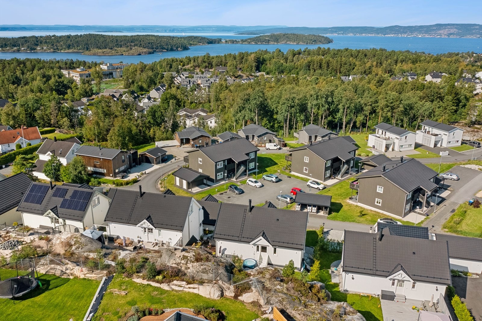 " Nyetablert" og barnevennlig boligområde med gangavstand til alt man trenger i hverdagen. Galleribilde