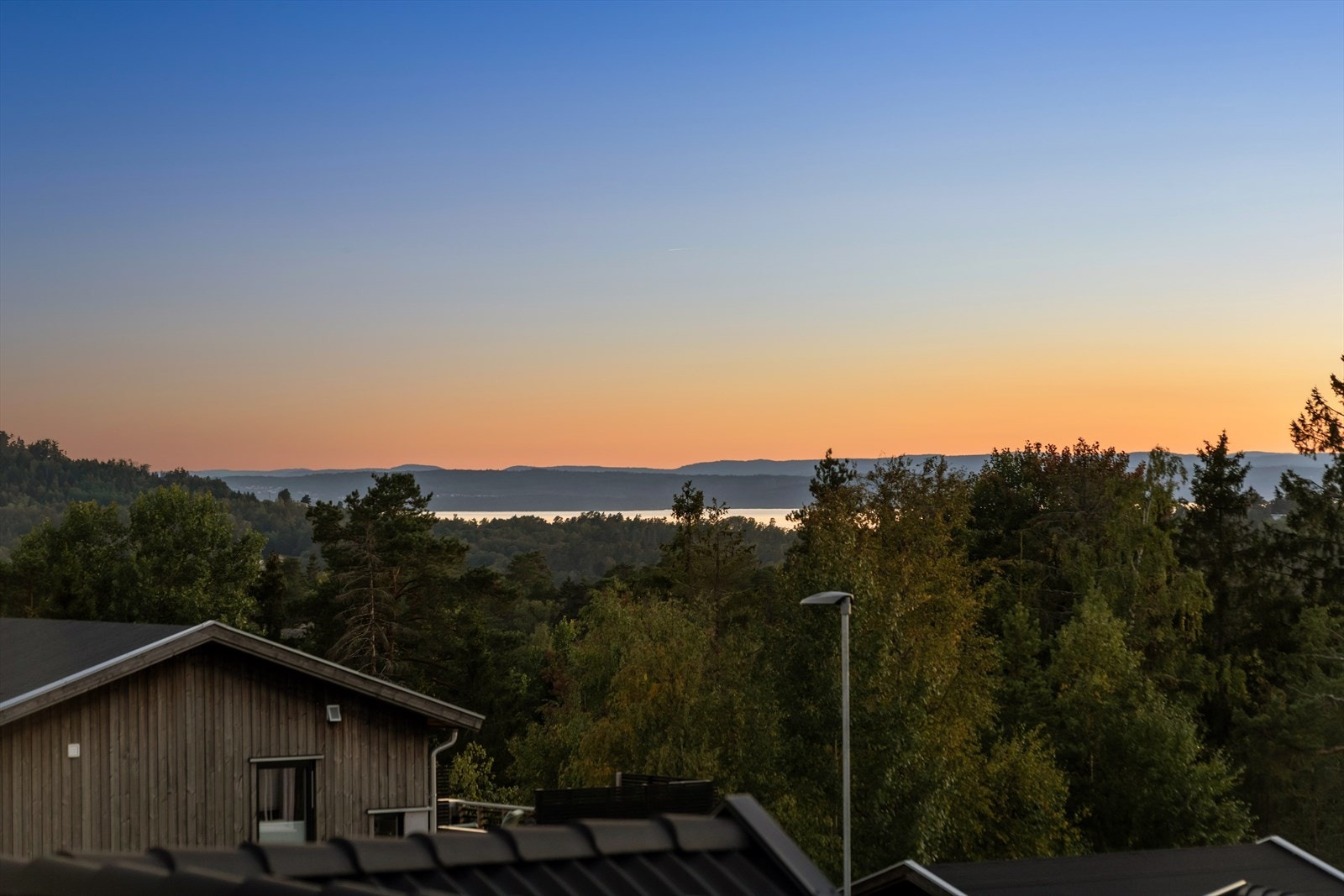 Flott utsikt fra soverom i 2.etasje. Galleribilde