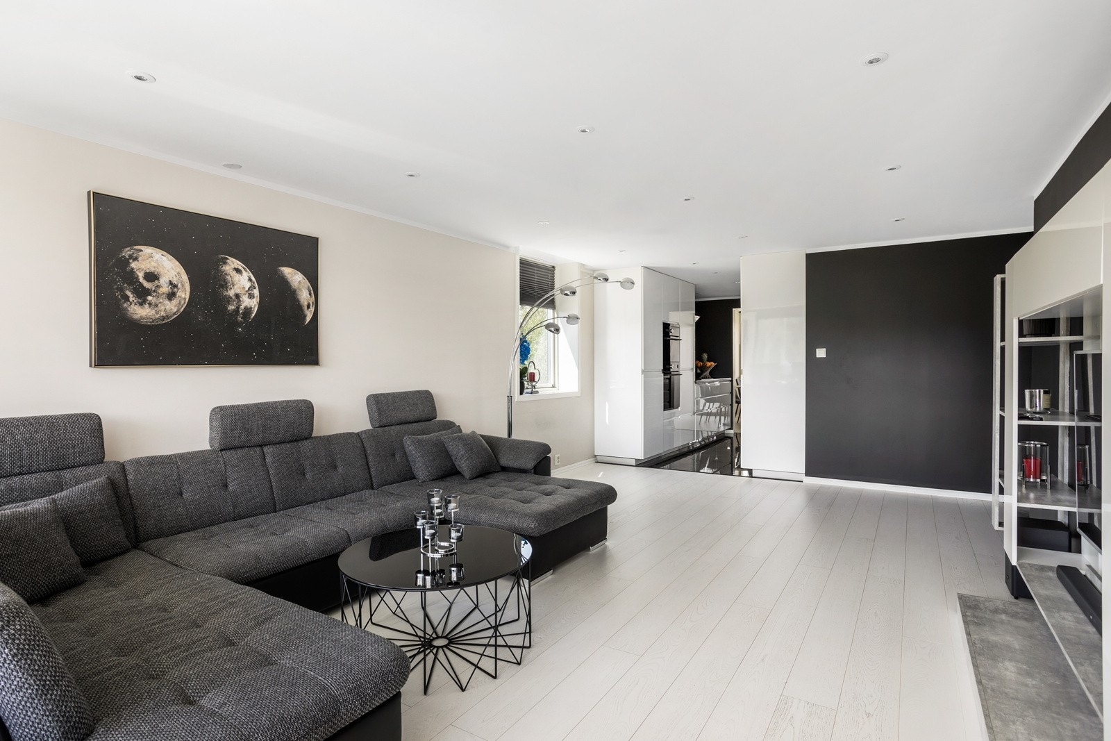 Leiligheten har med sin moderne stil også en gjennomgående god standard. Galleribilde