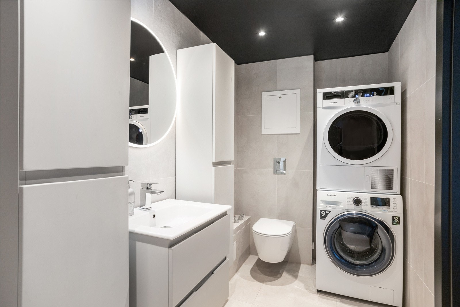 Det er opplegg for vaskemaskin og tørketrommel. Galleribilde