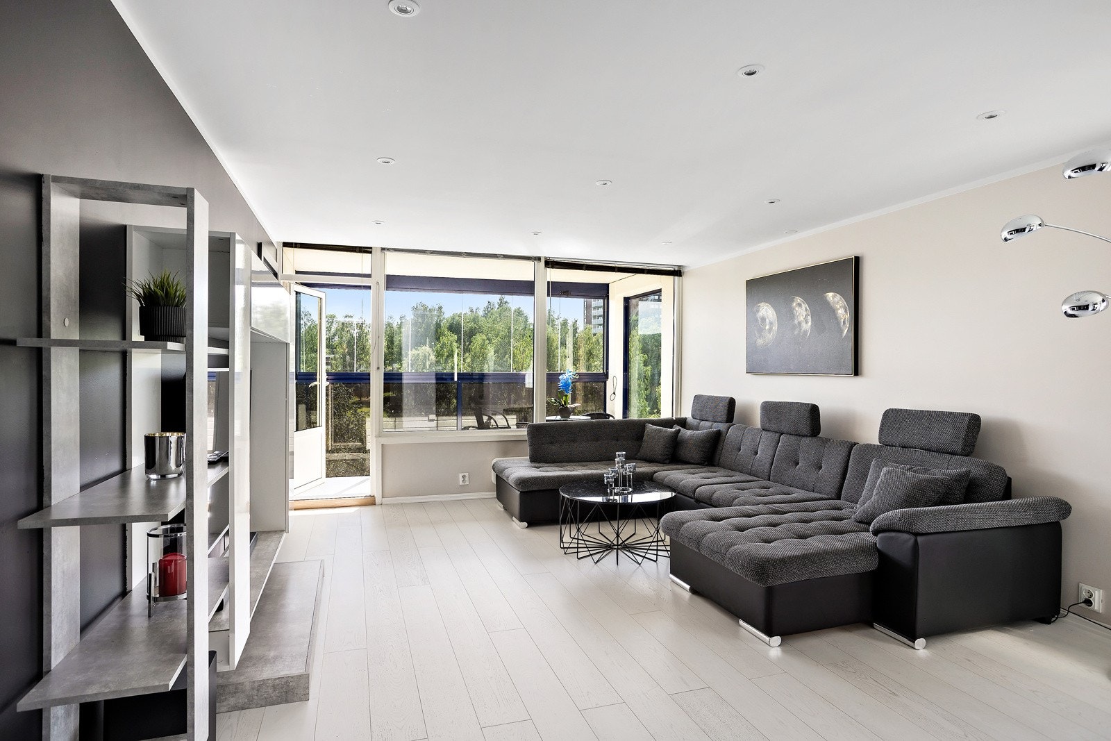 Felleskostnadene inkluderer blant annet varmtvann, TV og internett. Galleribilde