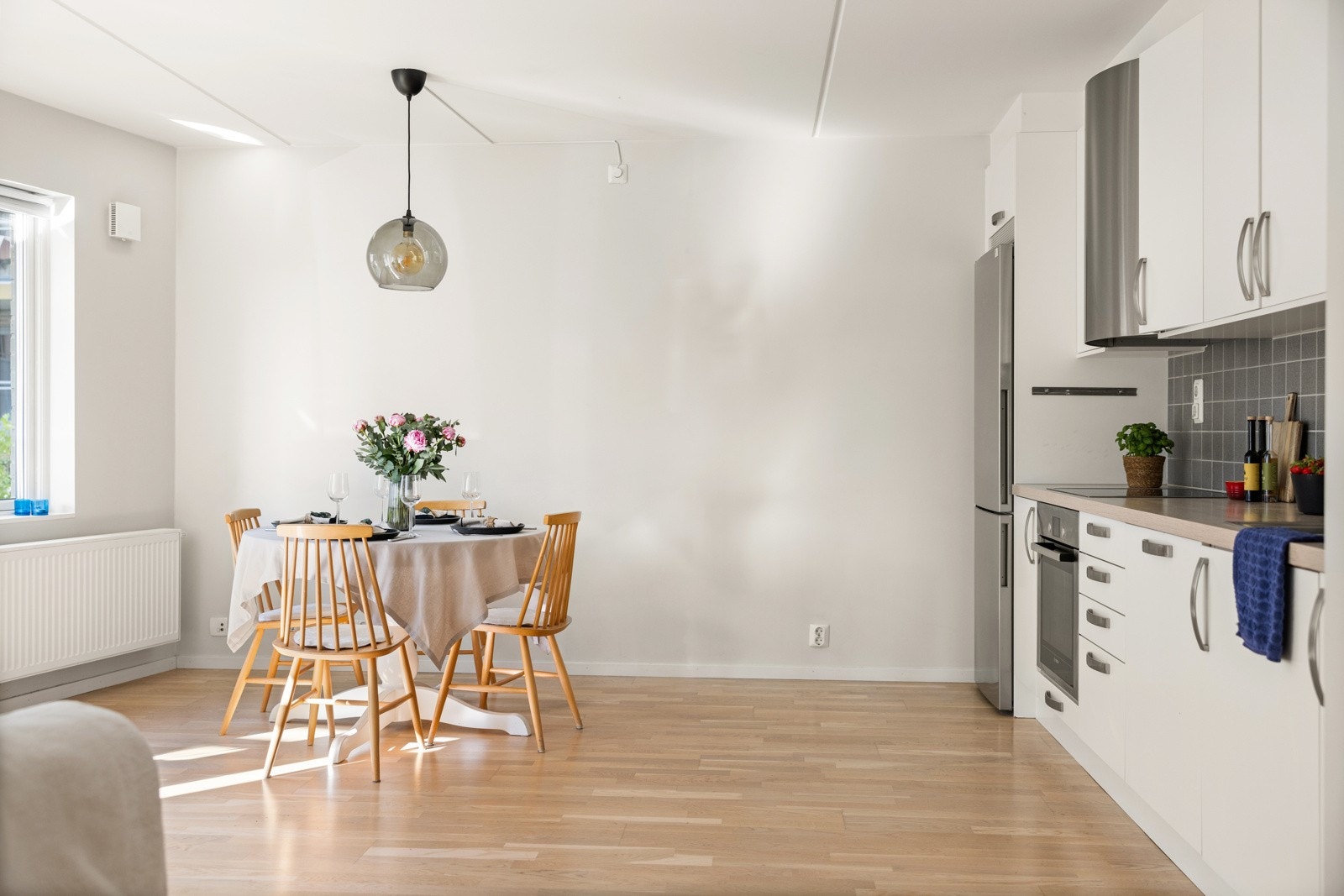 Meget lys og flott stue. Galleribilde