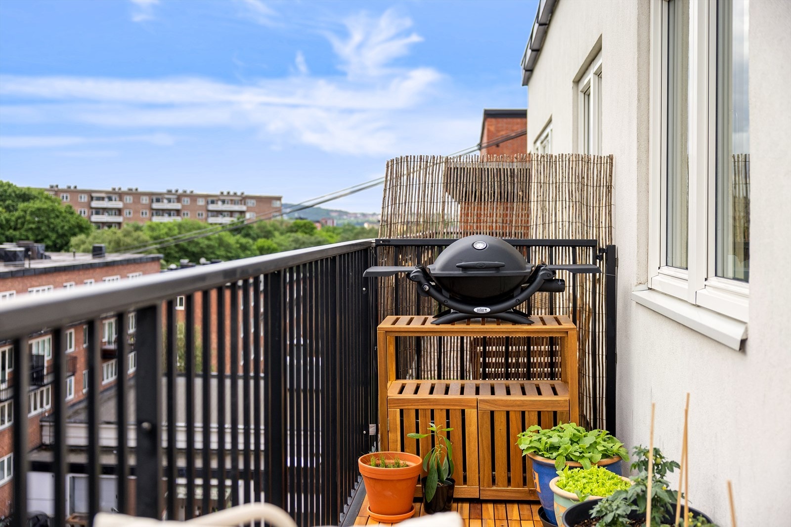 Her kan du enkelt innrede med utemøbler, beplantning og gass-/elektrisk grill. Galleribilde