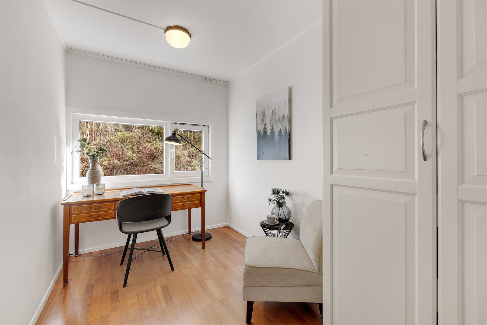 Boligens øvrige soverom passer perfekt som barnerom, treningsrom, gjesterom eller for hjemmekontor. Galleribilde