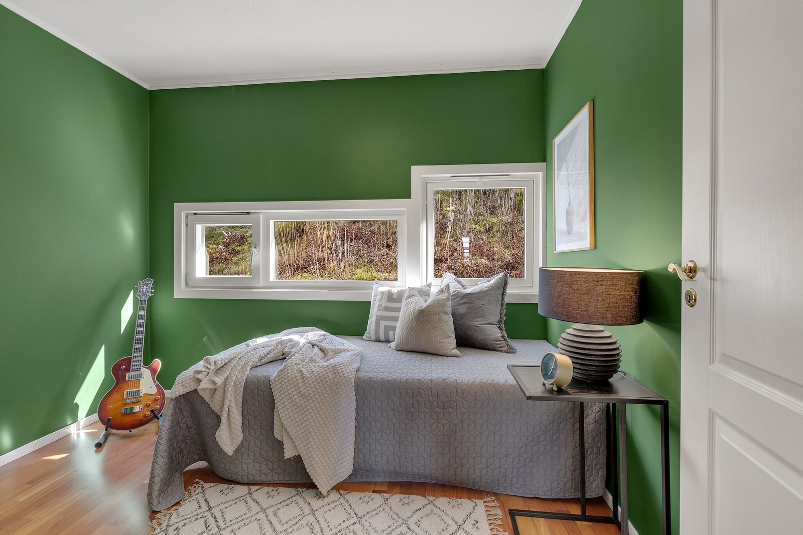 Boligens øvrige soverom passer perfekt som barnerom, treningsrom, gjesterom eller som hjemmekontor. Galleribilde