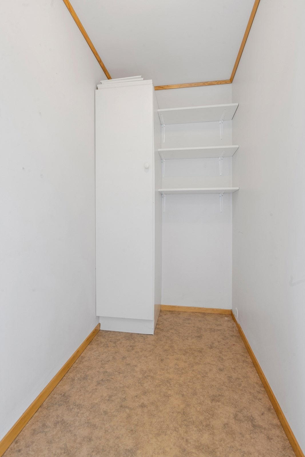 Innvendig bod i leiligheten på ca 3 kvm. I tillegg er det en sportsbod på 6 kvm i parkeringsanlegget. Galleribilde