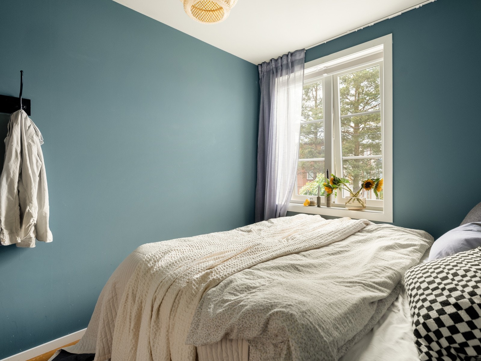 Ikke for det, det er ikke akkurat veldig trafikkert utenfor de andre vinduene heller. Galleribilde