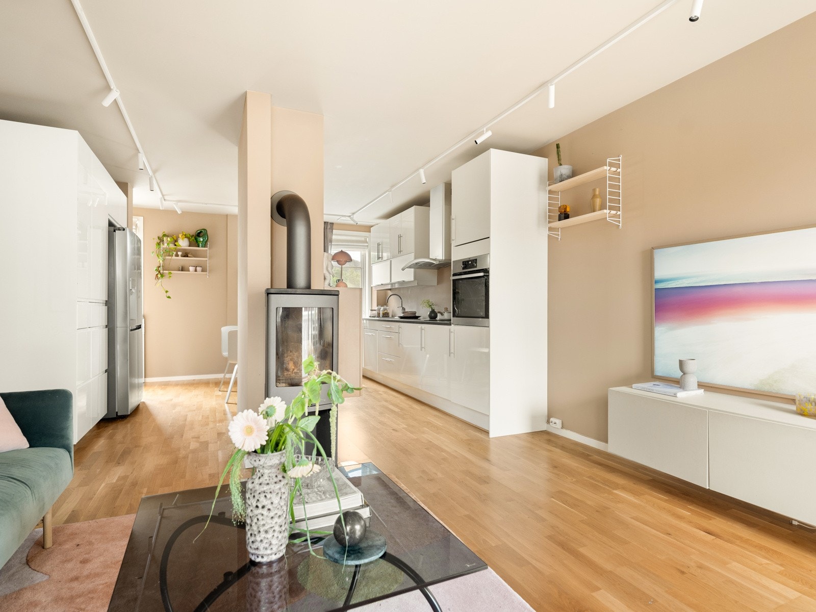 Her ser man andre veien, mot kjøkkenet. Galleribilde