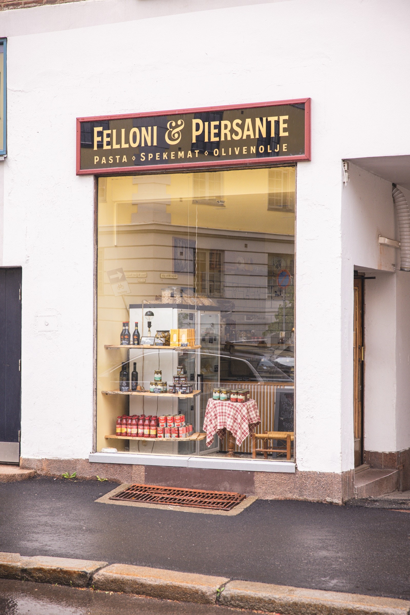 En lokal, liten skjult perle ligger i samme bygg som Funkisgården. Her får man pasta, spekemat, oljer og mer! Galleribilde