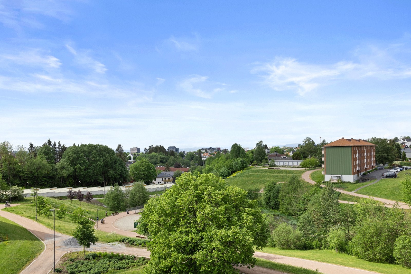 Flott utsikt mot Bjerkedalen Park! Galleribilde