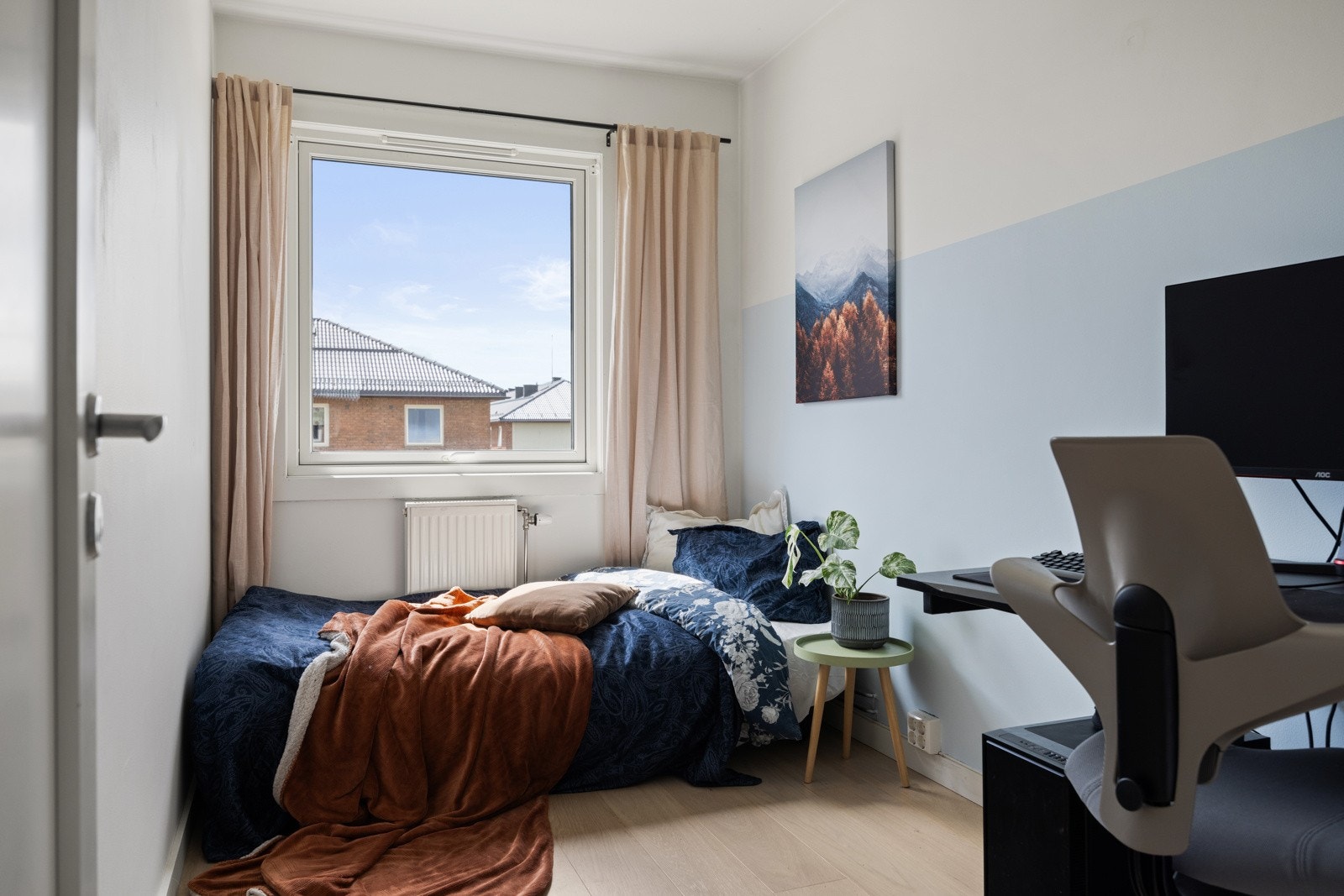 Soverom 3 med plass til seng og garderobe. Galleribilde