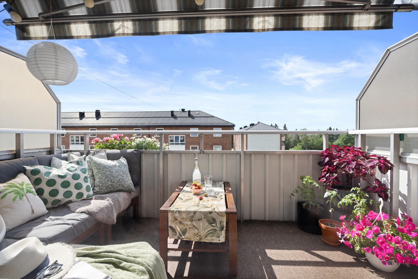 Gode solforhold med sol fra ca. kl. 09.00-18.00 sommerstid! Galleribilde