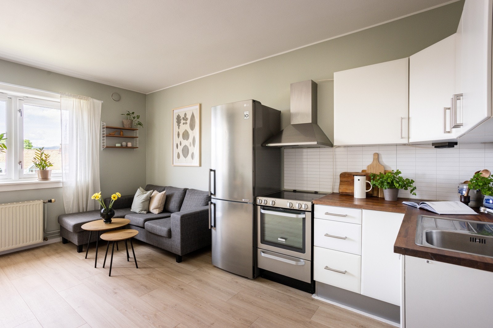 Alle hvitevarene medfølger salget. Galleribilde