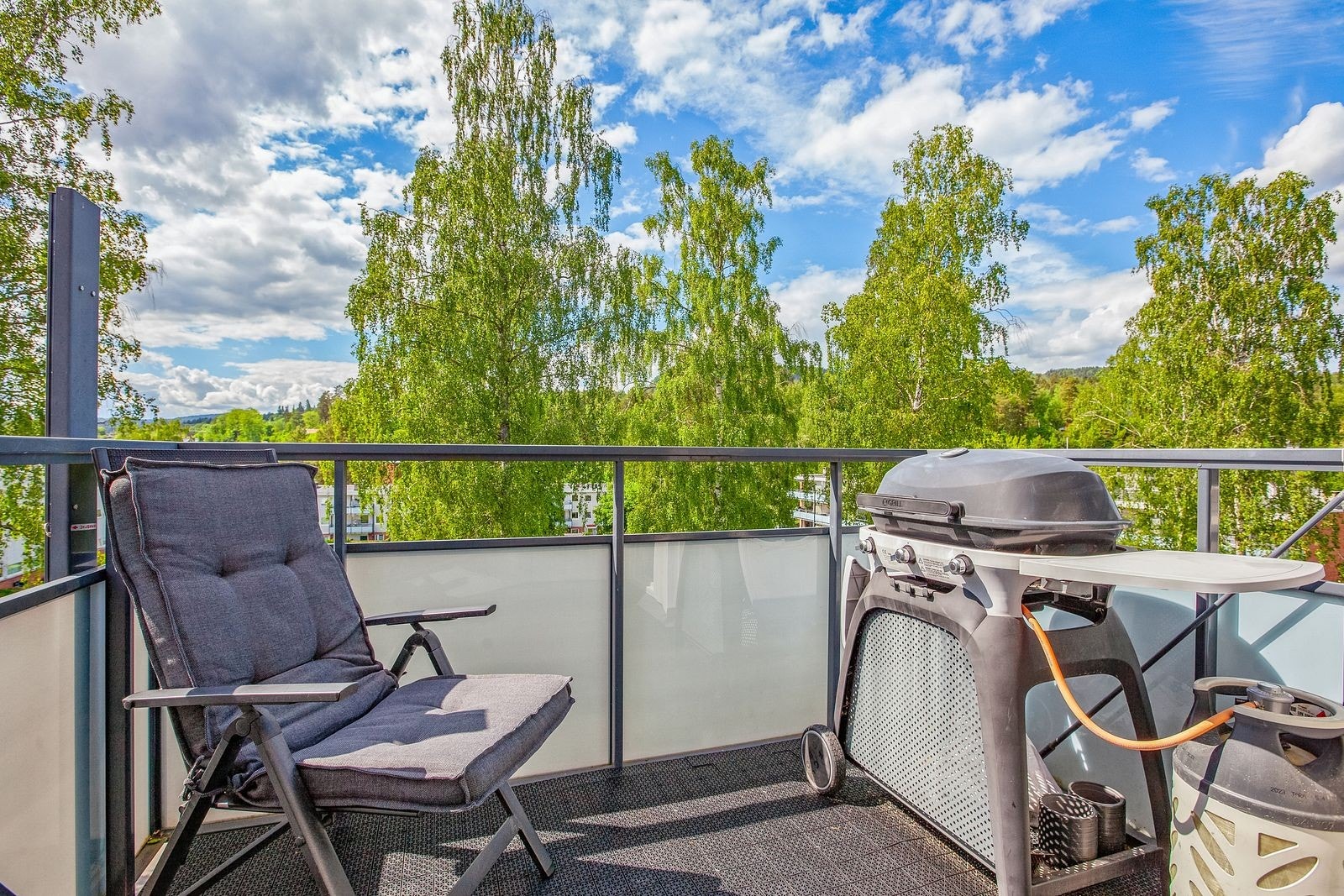 Solrik balkong Galleribilde