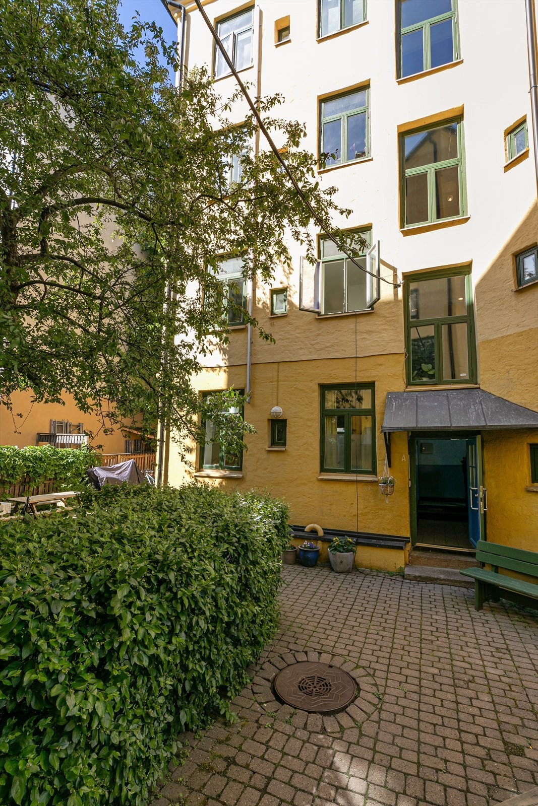 Dette er en plass hvor du kan invitere venner og familie til hyggelige sommerdager, eller hva med å bli kjent med dine nye naboer? Galleribilde