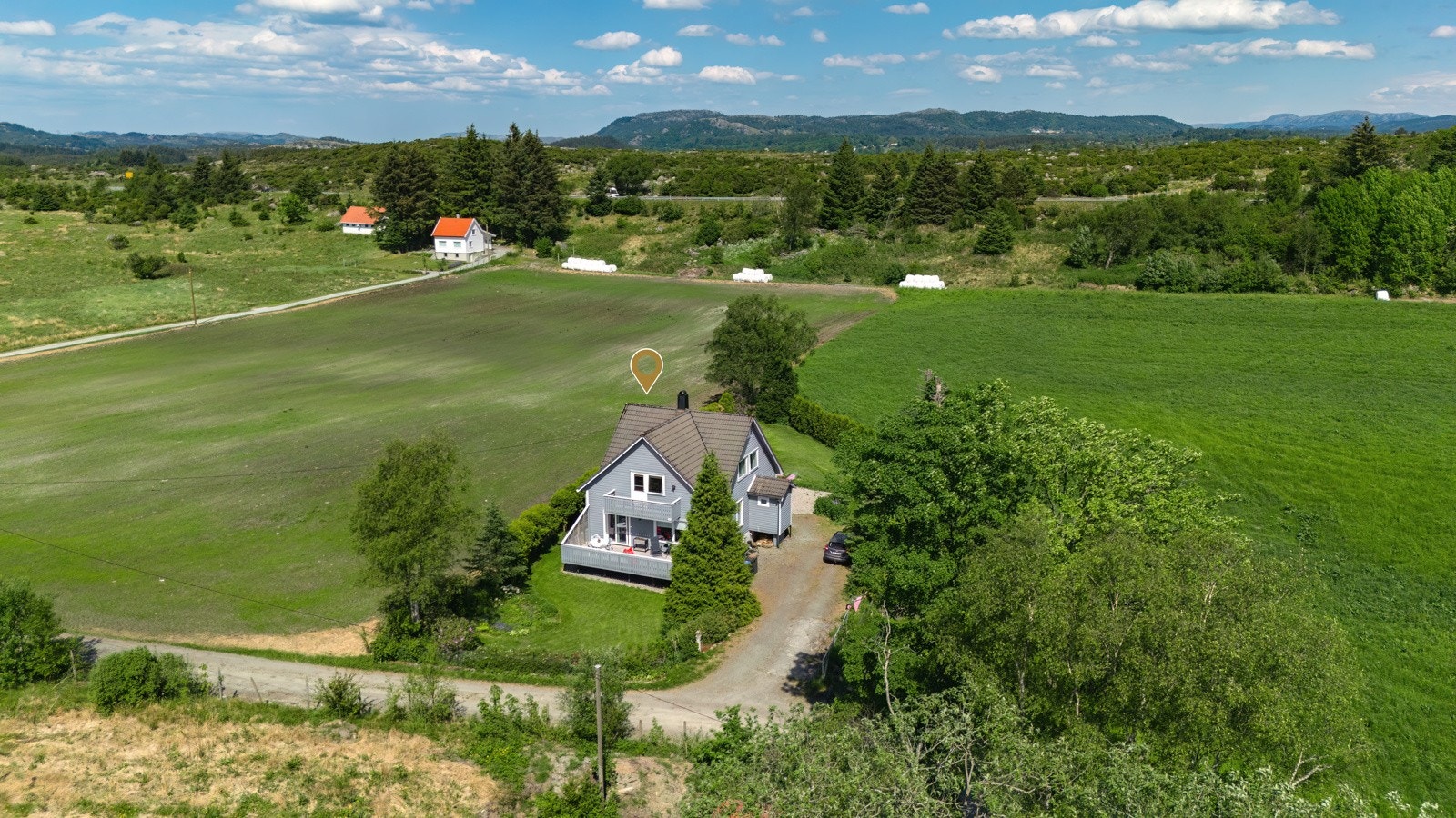 Flott og usjenert beliggenhet nær Slåttevik Galleribilde