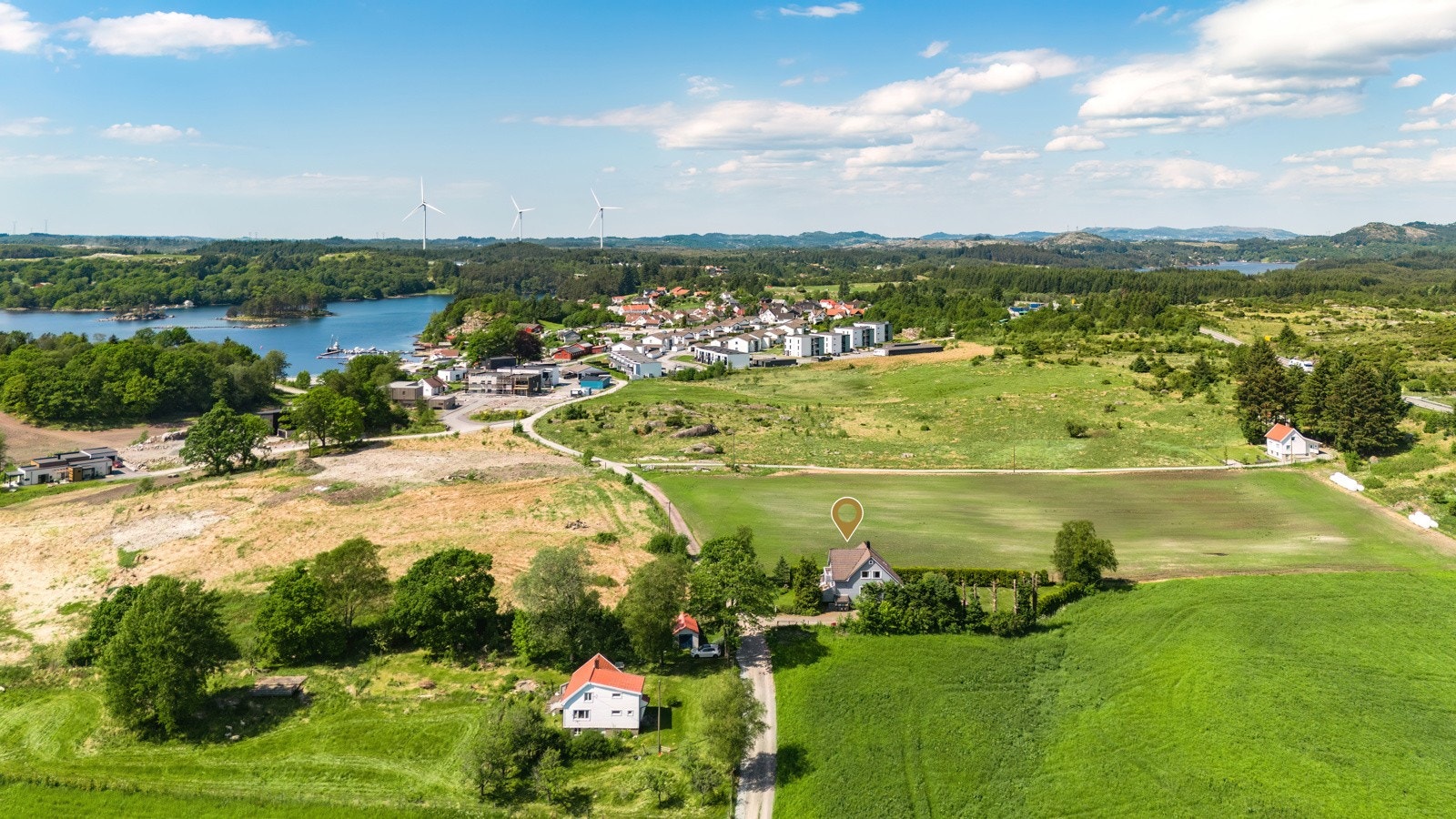 Kort bilvei til både Aksdal og T-forbindelsen som knytter Slåttevik opp mot Karmøy og Haugesund Galleribilde