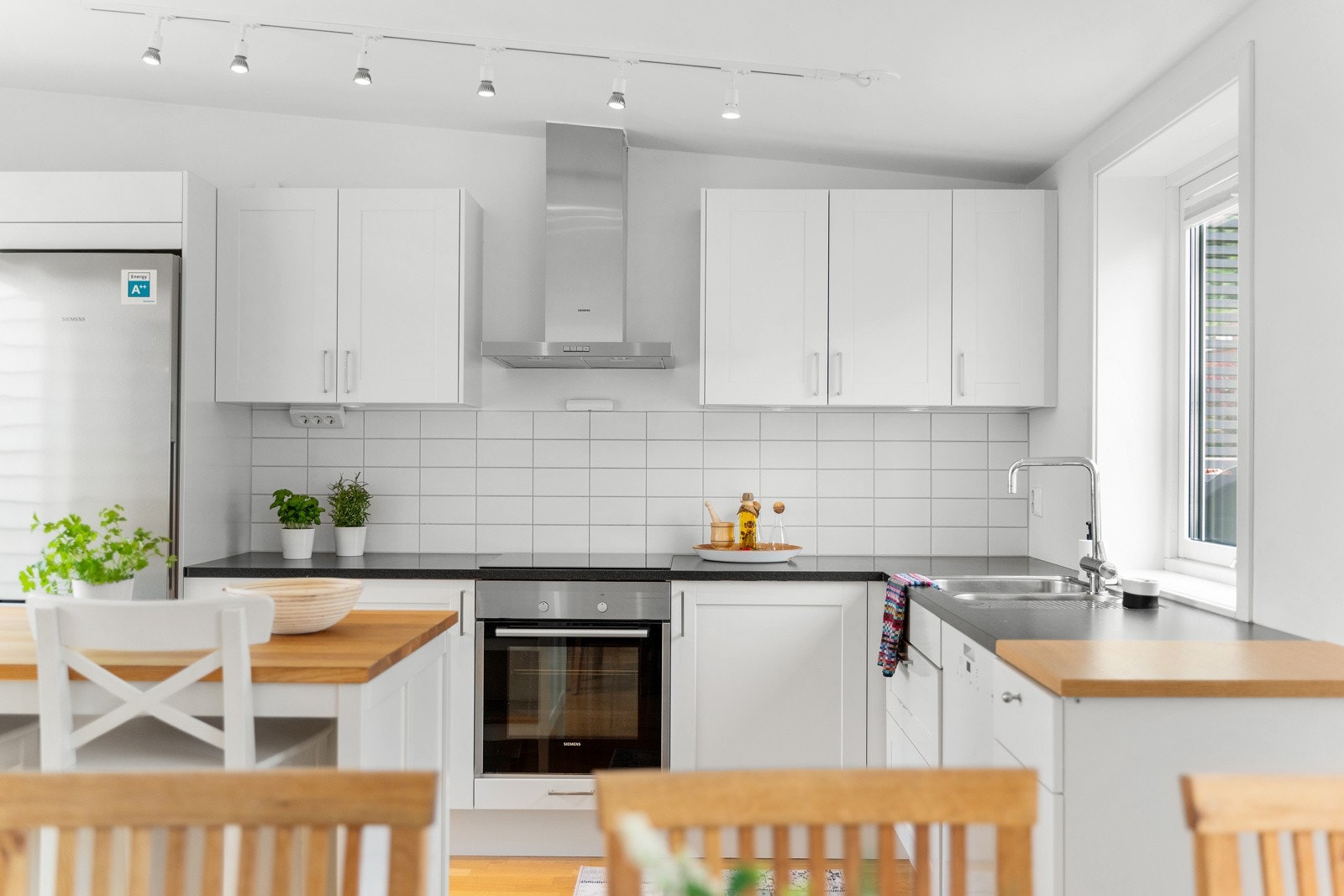 Hvitevarer medfølger handelen. Her kan du flytte rett inn! Galleribilde